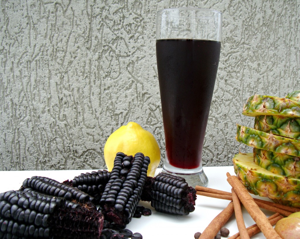 рейтинг популярных напитков в мире. Chicha morada 4. рейтинг популярных напитков в мире фото. рейтинг популярных напитков в мире-Chicha morada 4. картинка рейтинг популярных напитков в мире. картинка Chicha morada 4. Напитки бывают разные: повседневные, которые мы привыкли употреблять на завтрак, охлаждающие, спасающие в летнюю жару. Одни нас бодрят, а с другие подходят для создания теплой атмосферы. В каждой стране свой любимый напиток, который местные жители ценят за определенные качества. Давайте ознакомимся с самыми популярными безалкогольными напитками.