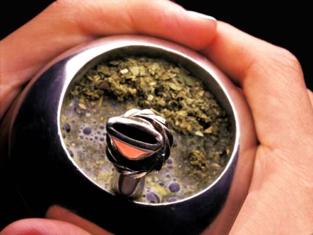 рейтинг популярных напитков в мире. mate. рейтинг популярных напитков в мире фото. рейтинг популярных напитков в мире-mate. картинка рейтинг популярных напитков в мире. картинка mate. Напитки бывают разные: повседневные, которые мы привыкли употреблять на завтрак, охлаждающие, спасающие в летнюю жару. Одни нас бодрят, а с другие подходят для создания теплой атмосферы. В каждой стране свой любимый напиток, который местные жители ценят за определенные качества. Давайте ознакомимся с самыми популярными безалкогольными напитками.