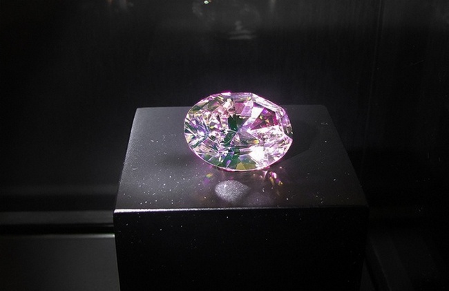 Бриллиант Steinmetz Pink
