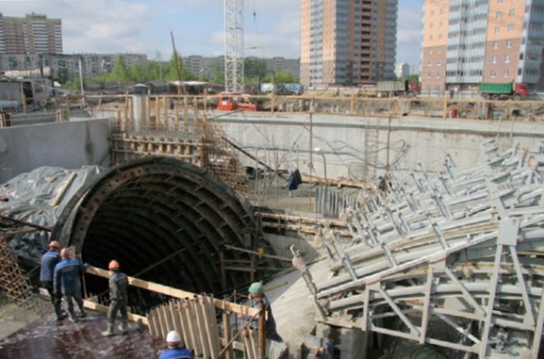 Фото с места происшествия в спб в метро