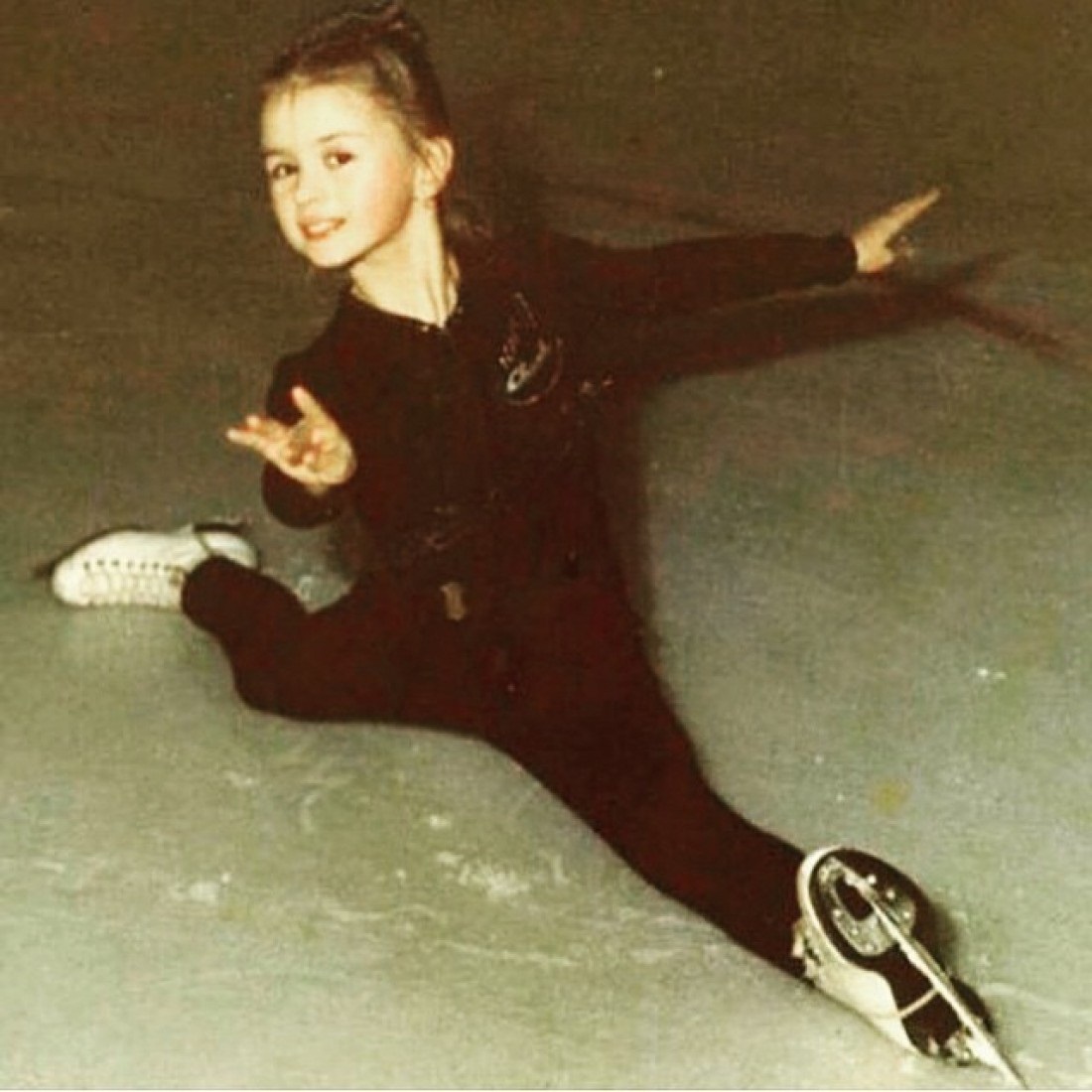 Анна семенович на коньках в юности фото