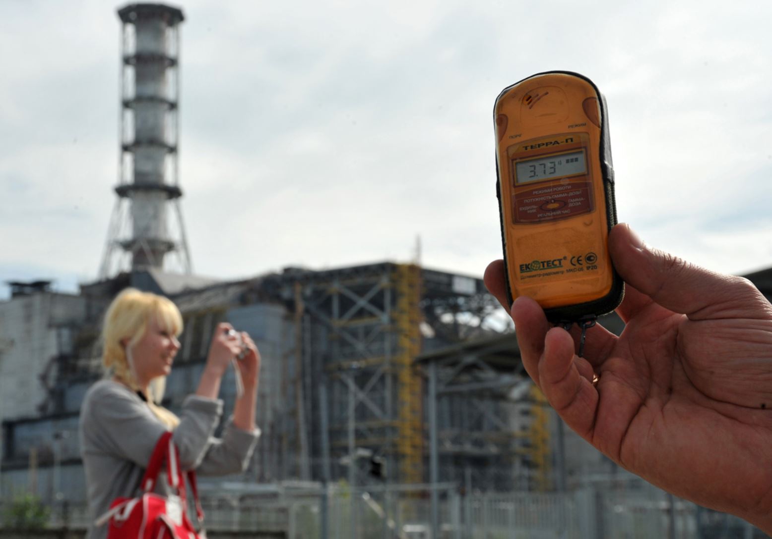 Люди атомного города. АЭС Чернобыль радиация. Чернобыль 2021 радиация. Чернобыль радиация люди.