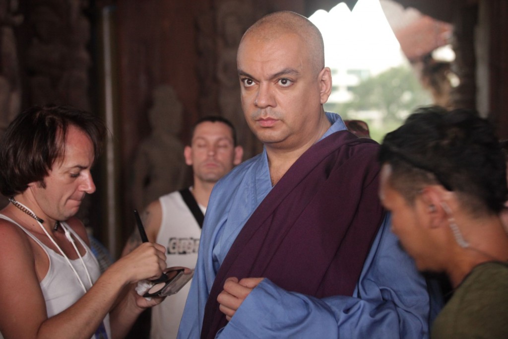 филипп киркоров в короне. в какой роли должен был сниматься киркоров. киркоров 2021 седой. киркоров 2002. филипп киркоров 2022.