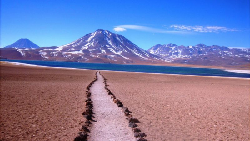 в какой стране находится самая маленькая пустыня в мире. Atakami. в какой стране находится самая маленькая пустыня в мире фото. в какой стране находится самая маленькая пустыня в мире-Atakami. картинка в какой стране находится самая маленькая пустыня в мире. картинка Atakami. Во время поездки по шоссе Клондайк, проходящего канадской провинции Юкон, пейзаж постепенно переходит от скалистых гор с широкими озерами к. пустыне! Да, здесь, на северо-западе Канады, где зимой температура опускается ниже нуля, а вокруг резвятся и играют олени, из нескольких дюн образовалась самая маленькая пустыня в мире. Имя ей Каркросс.
