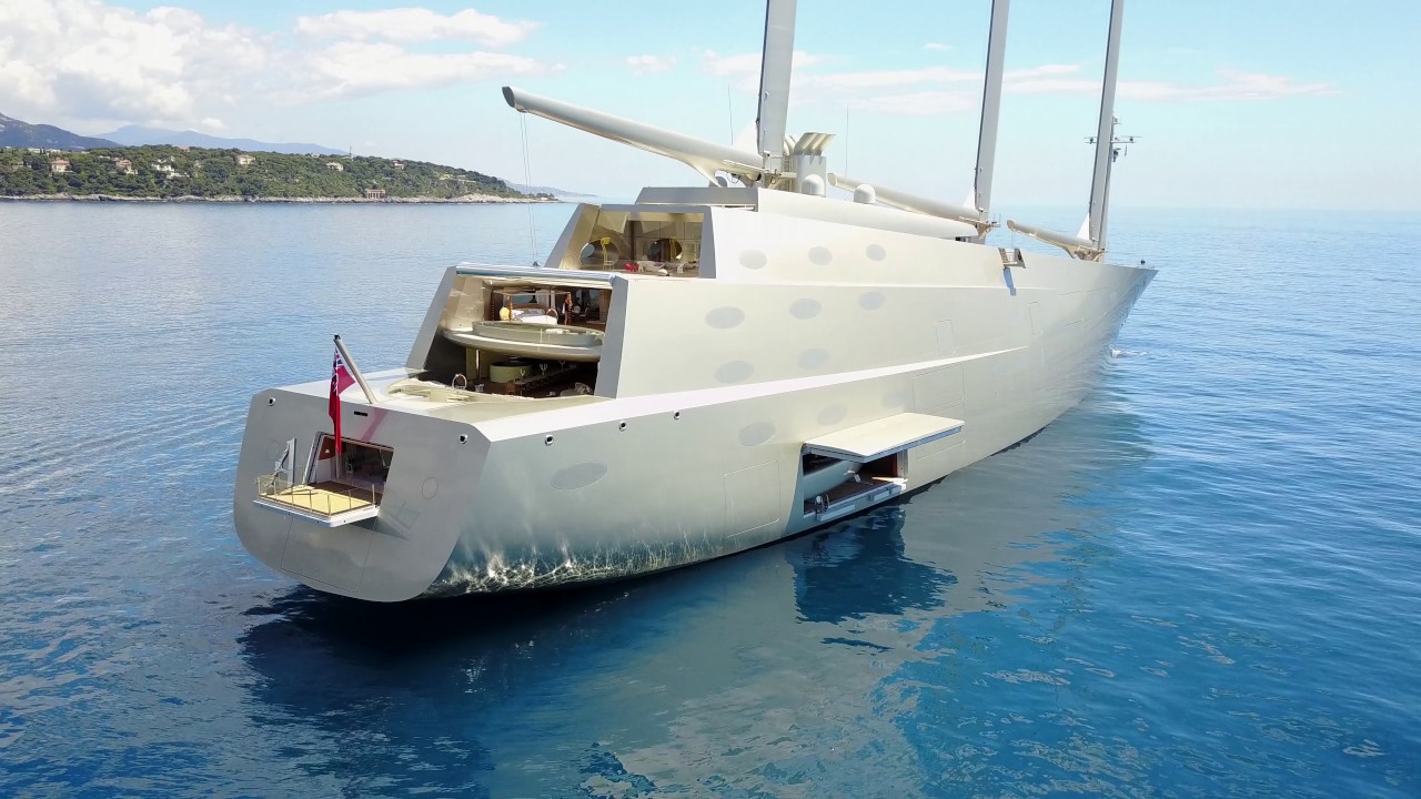 Восьмипалубная «Sailing Yacht A»