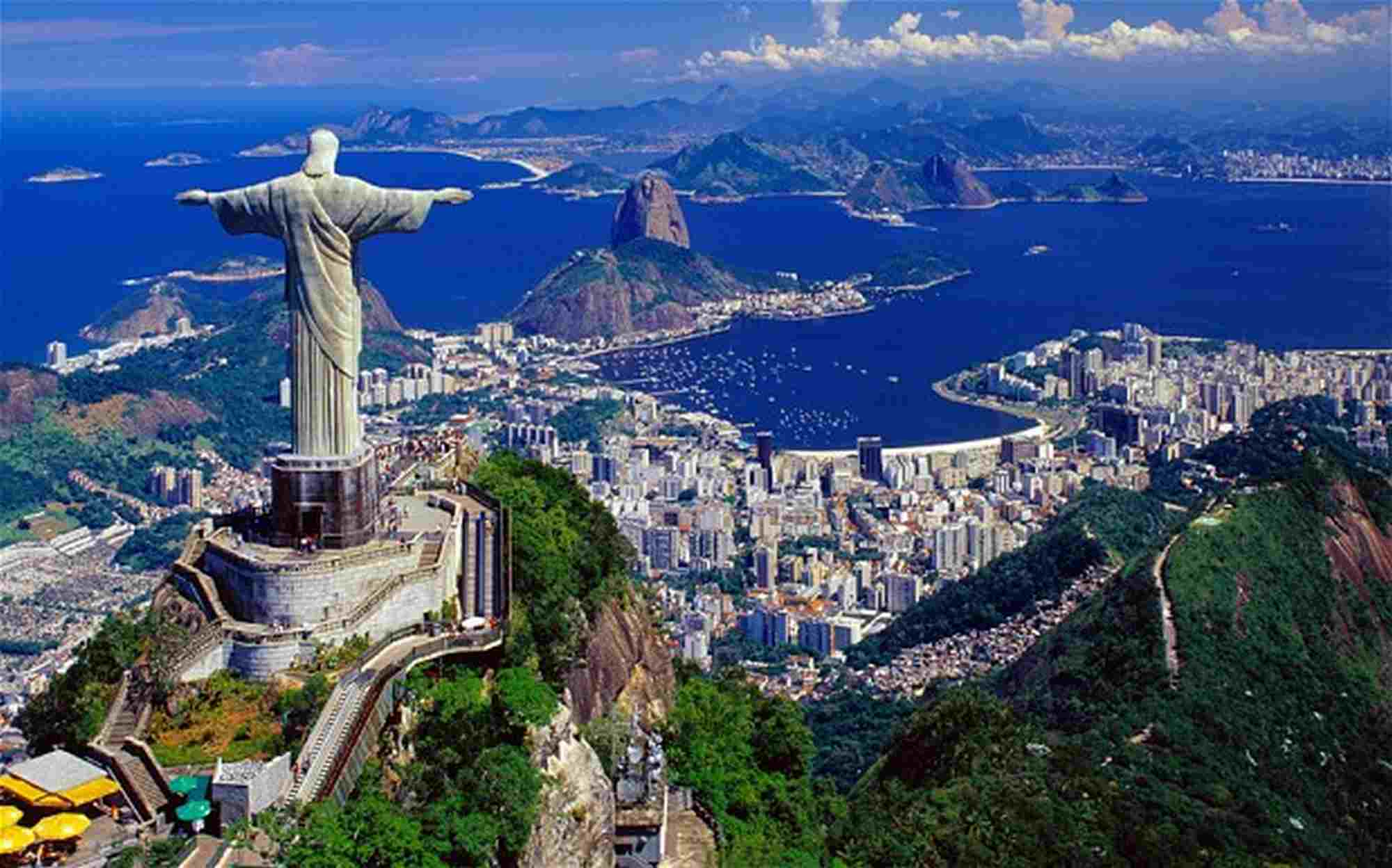 Бразилия какое государство. Бразилия Рио де Жанейро. Рио-де-Жанейро (город в Бразилии). Статуя Христа в Аргентине. Буэнос Айрес статуя Христа.
