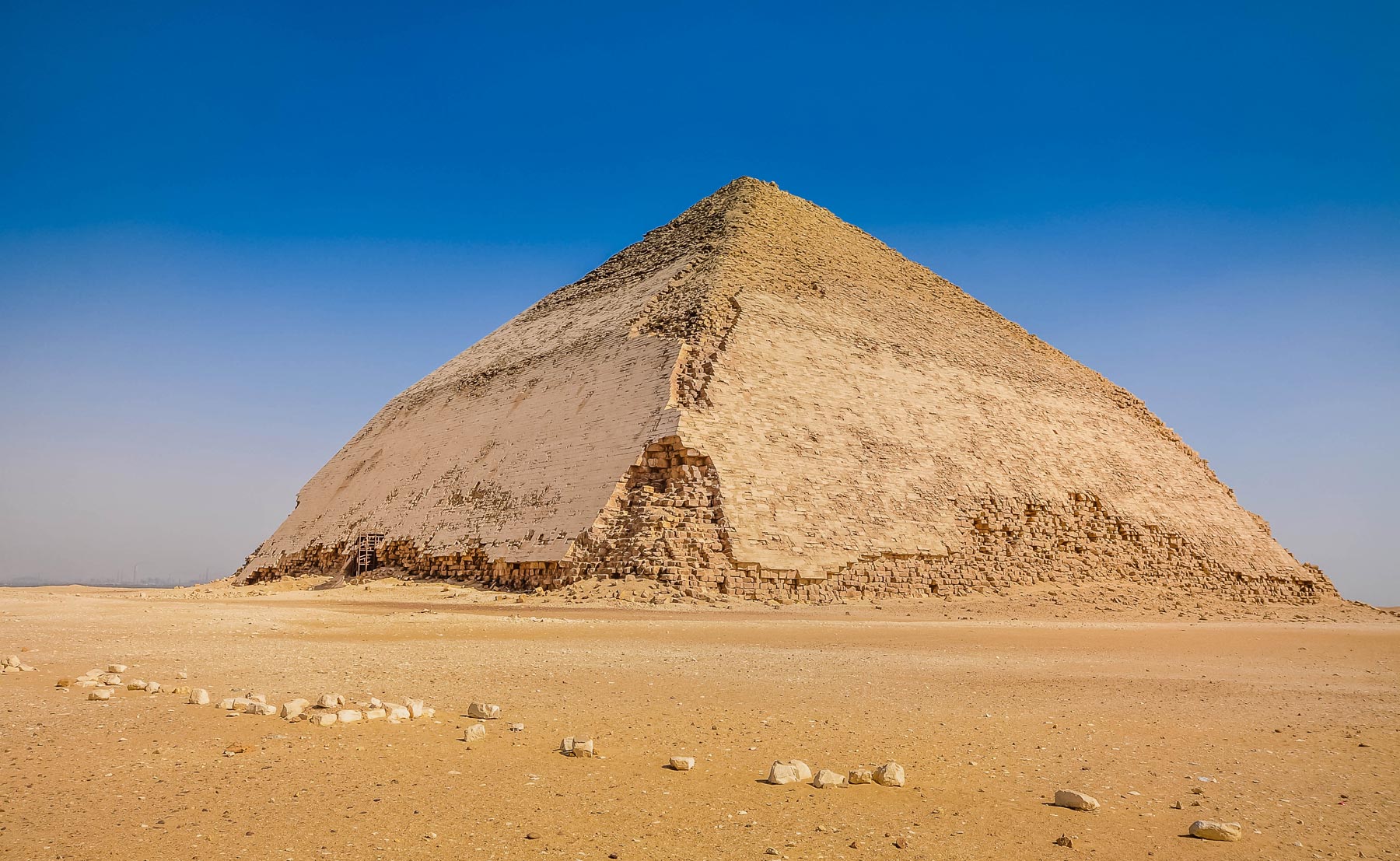 Ломанная пирамида