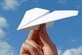 Как сделать самолетик из бумаги – пошаговая инструкция