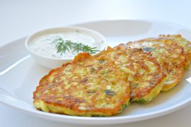 Как приготовить оладьи из кабачков?