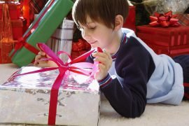 Что дарить мальчику на 9-лет – лучшие идеи подарков