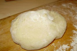 Как сделать тесто для пельменей в домашних условиях?