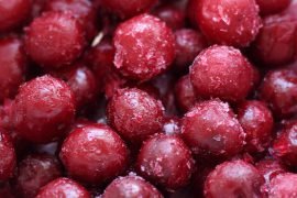 Как заморозить вишню без косточек и с косточками