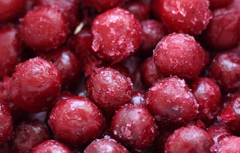 Как заморозить вишню без косточек и с косточками