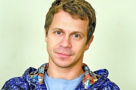 Павел Деревянко поделился фотографией дочерей