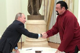 Президент поздравил Стивена Сигала с новым гражданством